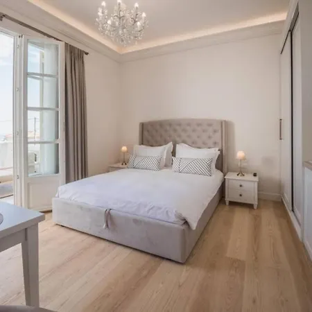 Unique 8 Bedroom Villa With Swimming Pool & Bbq