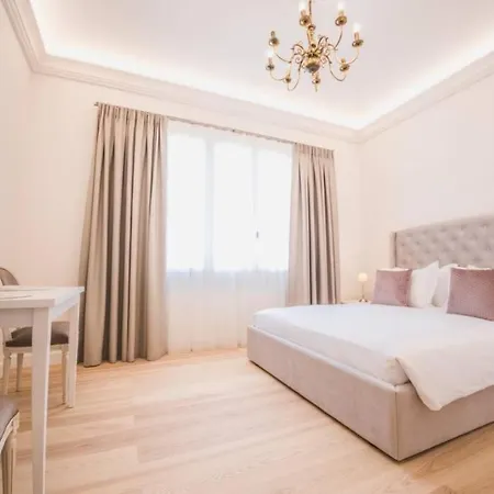 Unique 8 Bedroom Villa With Swimming Pool & Bbq 빌라